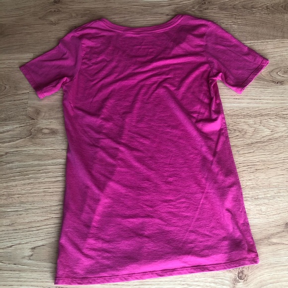 ๐ Wmns Nike V-Neck T-Shirt, Pink, Sz S - Picture 4 of 4